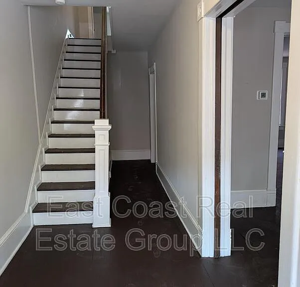 304 1/2 W Martin St — Photo 16