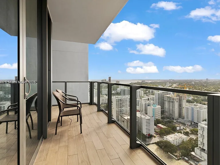 88 SW 7th St #3410 — Photo 16