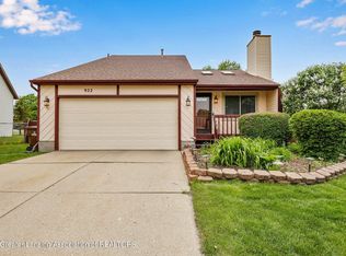 922 Westover Cir, Lansing, MI 48917