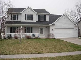 141 Waterfox Dr, Oregon, OH 43616