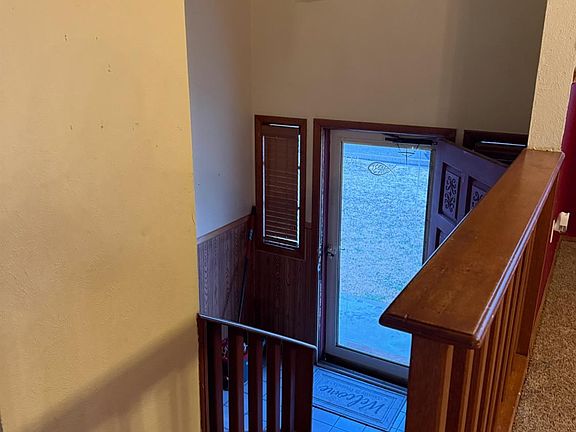 3rd image of 1591 N Calhoun Ave