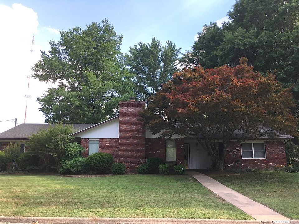 2nd image of 1105 NW K St