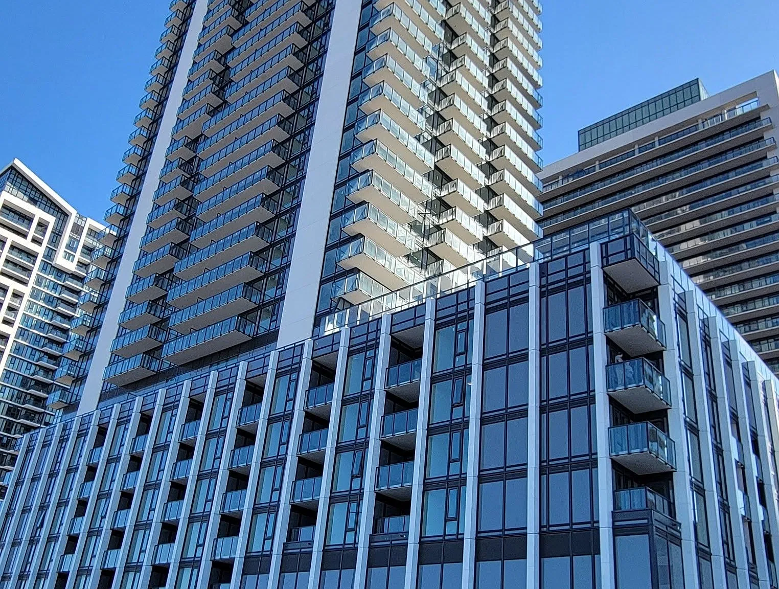 2 bed, $2,700 — Photo 1