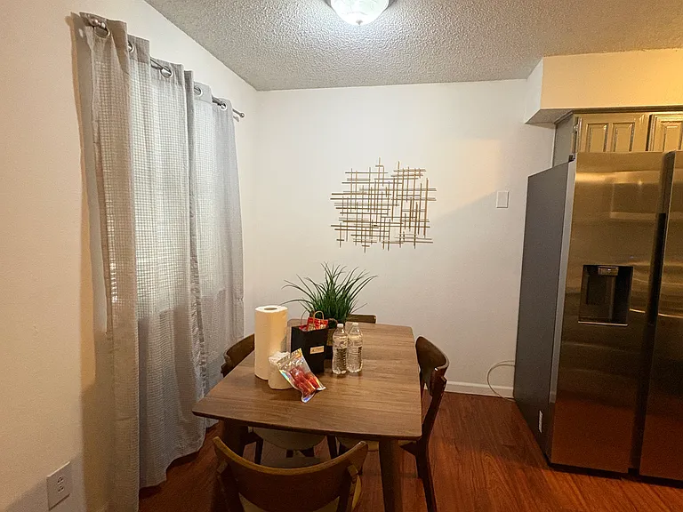 3851 Evergreen St — Photo 4