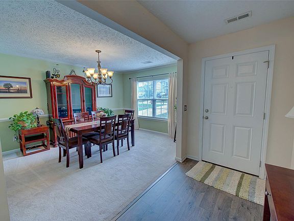 4th image of 215 Sorrel Tree Dr