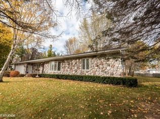 4914 Morgan Dr, Manitowoc, WI 54220