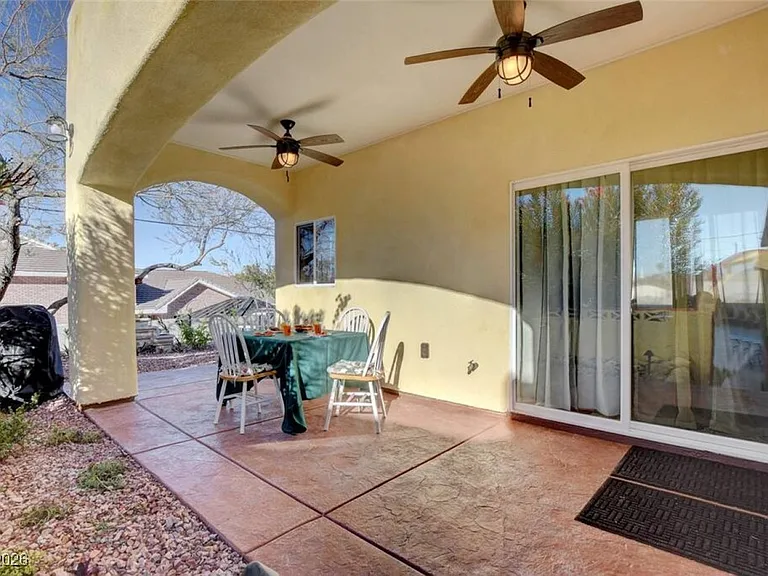 481 Benedict Dr — Photo 17