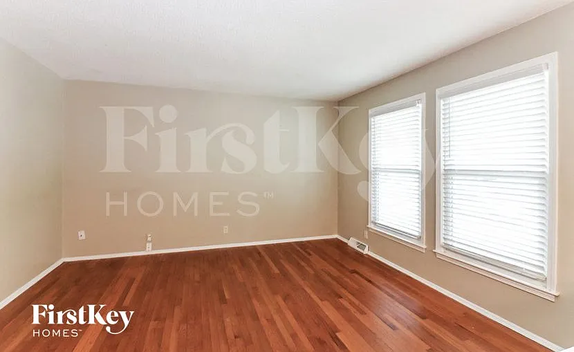 3 bed, 2.0 bath, 1536 sqft, $2,120 — Photo 3