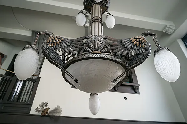 Sold by Compass | media 21