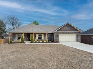 86 N Isabella Pl, Farmington, AR 72730