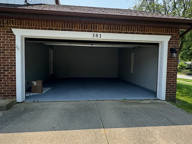 381 Kleiner St — Photo 12