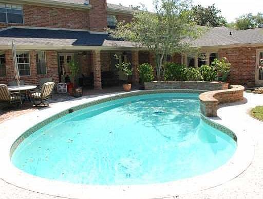 Salt water pool