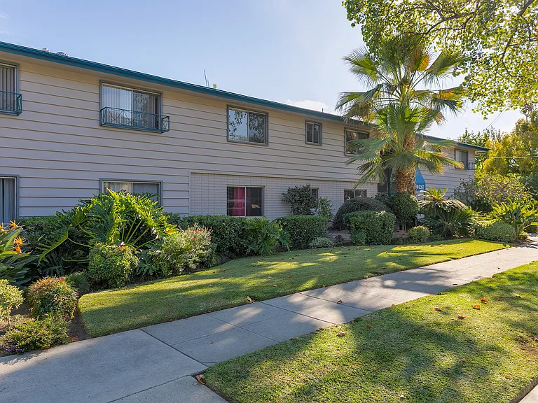 660 W Sierra Madre Blvd #U — Photo 1