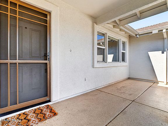 3rd image of 954 Hope Ln