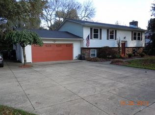 5885 Renninger Rd, Akron, OH 44319