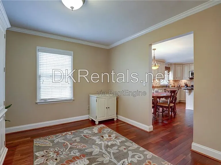 4492 Coventry Way NE — Photo 7