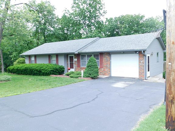 Backs to mature trees!