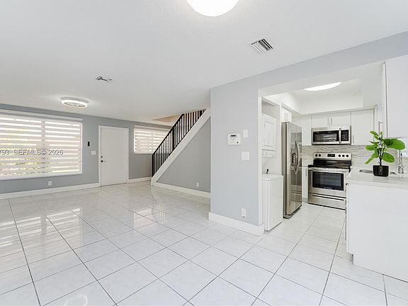 5th image of 2570 Coral Springs Dr