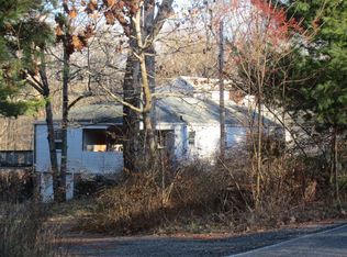 150 Lynch Rd, Chaplin, CT 06235