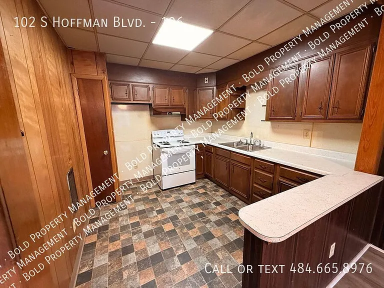 102 S Hoffman Blvd #106 — Photo 2