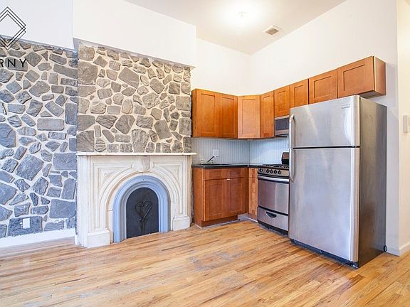 2nd image of 444 Lafayette Ave #104