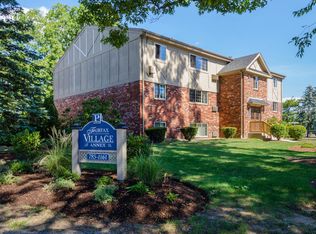 145 Essex Rd APT 30C, Warwick, RI 02888