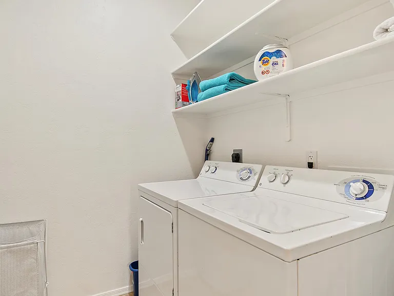 2550 E River Rd #13306 — Photo 17