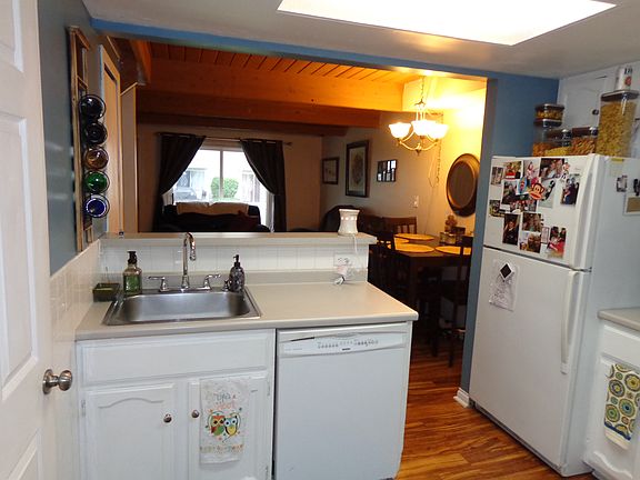 4th image of 351 Meadow Green Ln