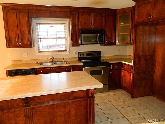 4th image of 15049 Fairhaven Dr
