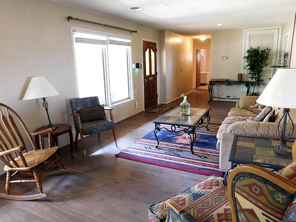 3rd image of 1819 W Avenue H