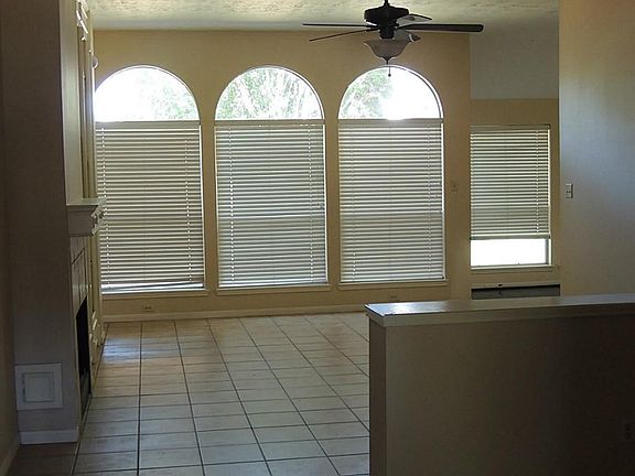 3rd image of 6819 Stratford Park Dr