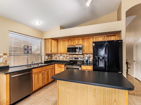 5th image of 42581 W Bunker Dr