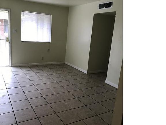 3rd image of 1217 N Virginia St