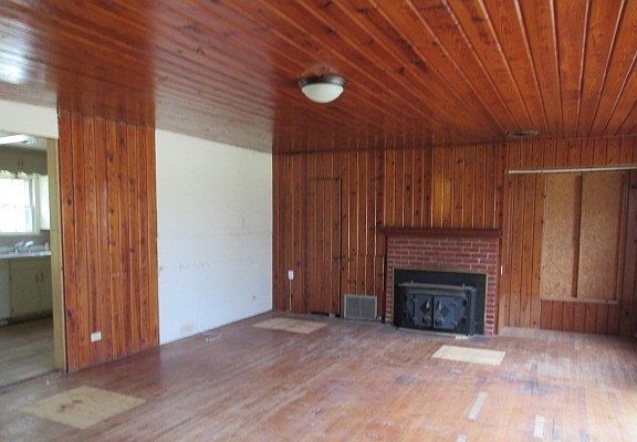 3rd image of 717 Tulane St