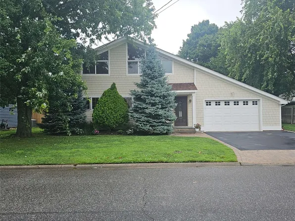 191 Cedar Lane, Babylon, NY 11702