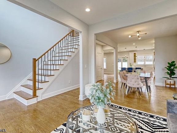 2nd image of 16B Ernest St #2