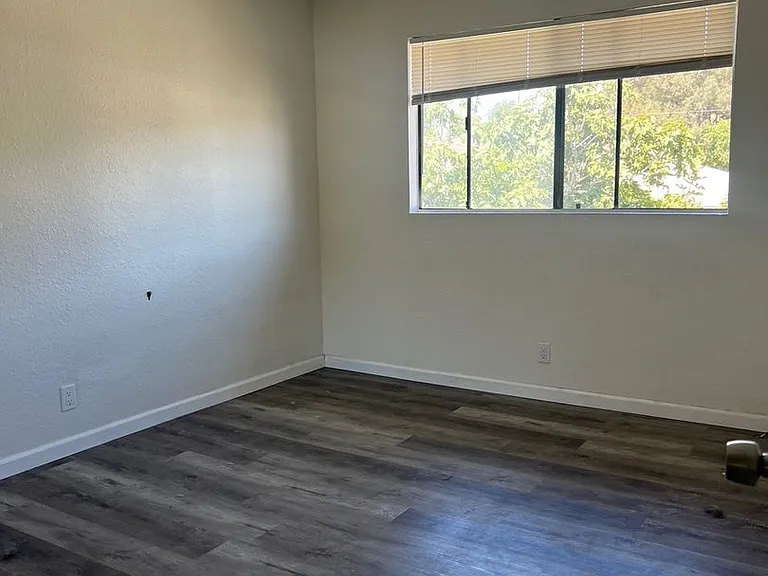 3440 Helix St — Photo 16