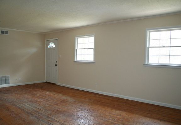 5th image of 3507 Milan Dr