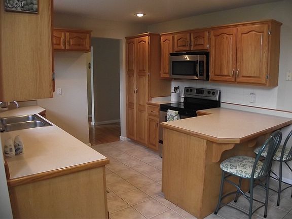 4th image of 106 W Fonda Ln