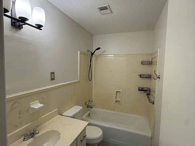 7176 Pam Dr — Photo 16