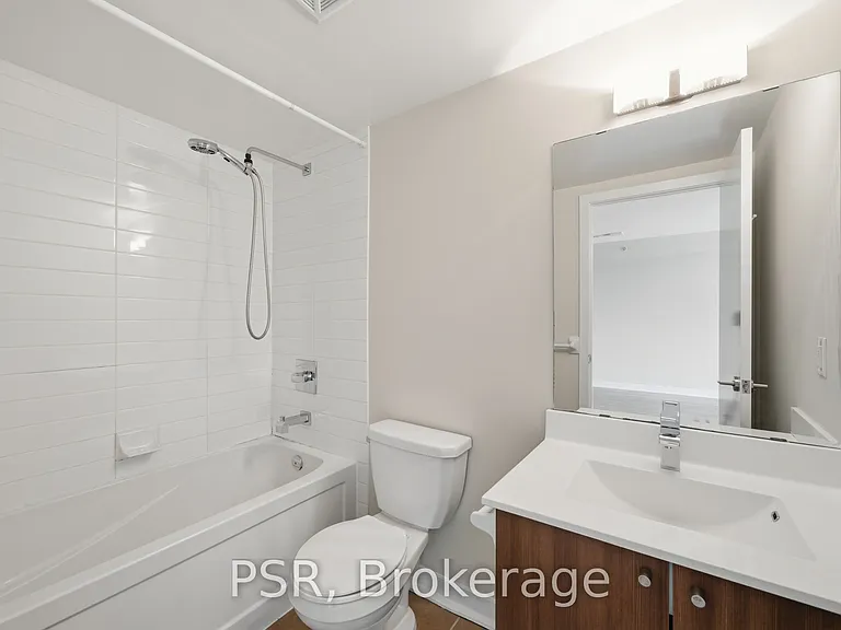 5740 Yonge St #210 — Photo 11