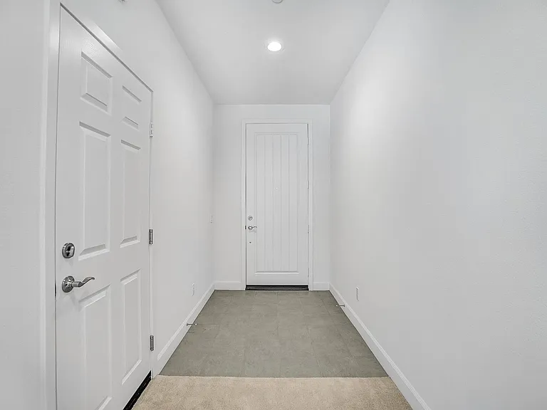15395 Lotus Cir — Photo 4