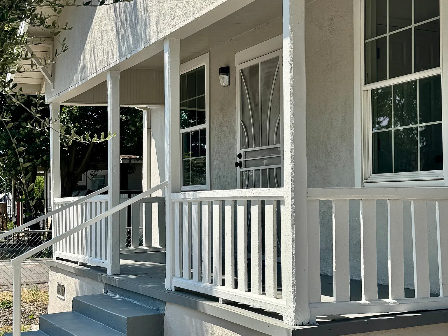 3 bed, 766 sqft, $1,995 — Photo 2