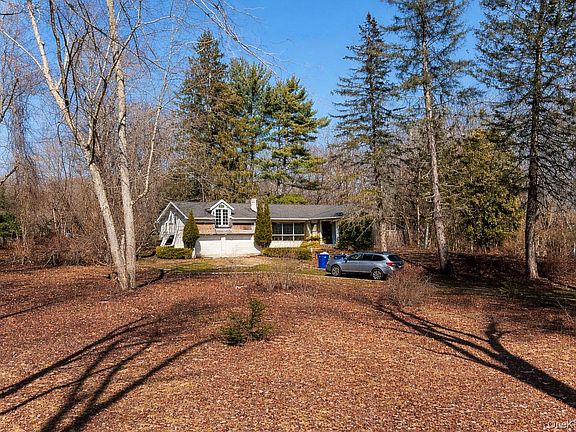 2nd image of 7 Lakeview Road