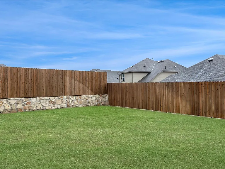 610 Lavender Dr — Photo 34