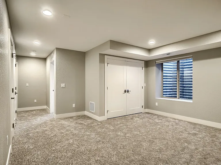 718 W 1st Ave — Photo 51