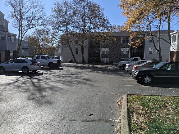 2nd image of 2414 Lake Park Rd APT 5303