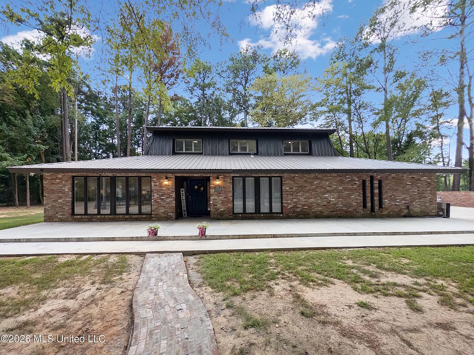 1st image of 1329 Pine Glen Cir