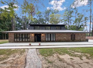 1329 Pine Glen Cir, Forest, MS 39074