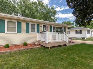2030 Fairview Dr, Cedar Falls, IA 50613